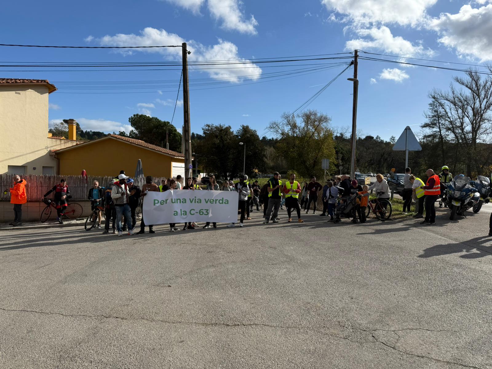 🌟 Èxit rotund a la marxa per una via verda a la C-63! 🚴‍♀️🚶‍♂️